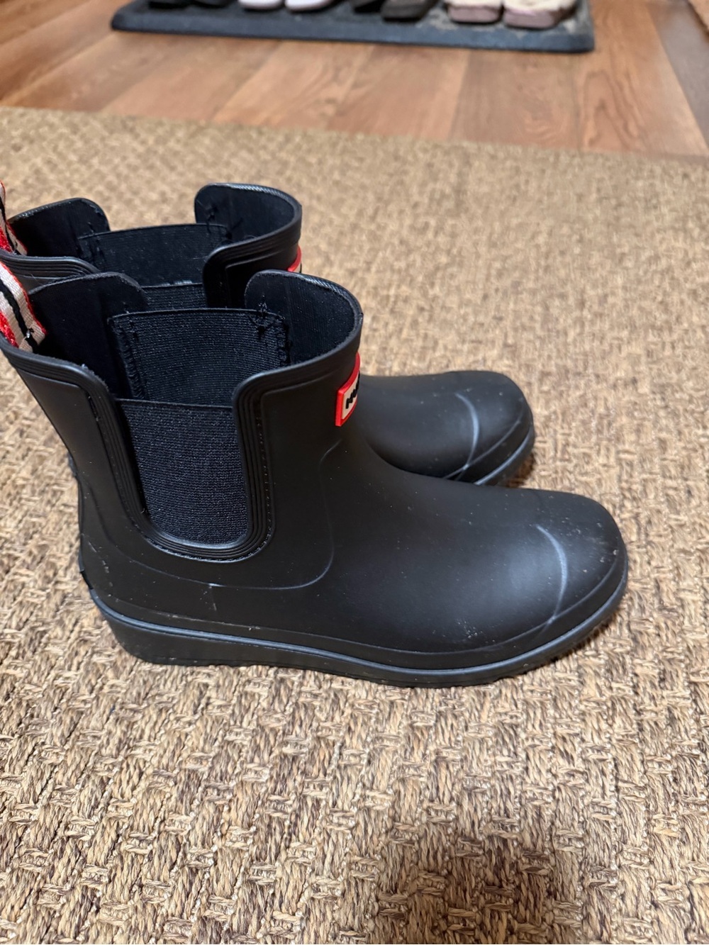 Hunter Women’s Black Short Rain Boots with Red Logo